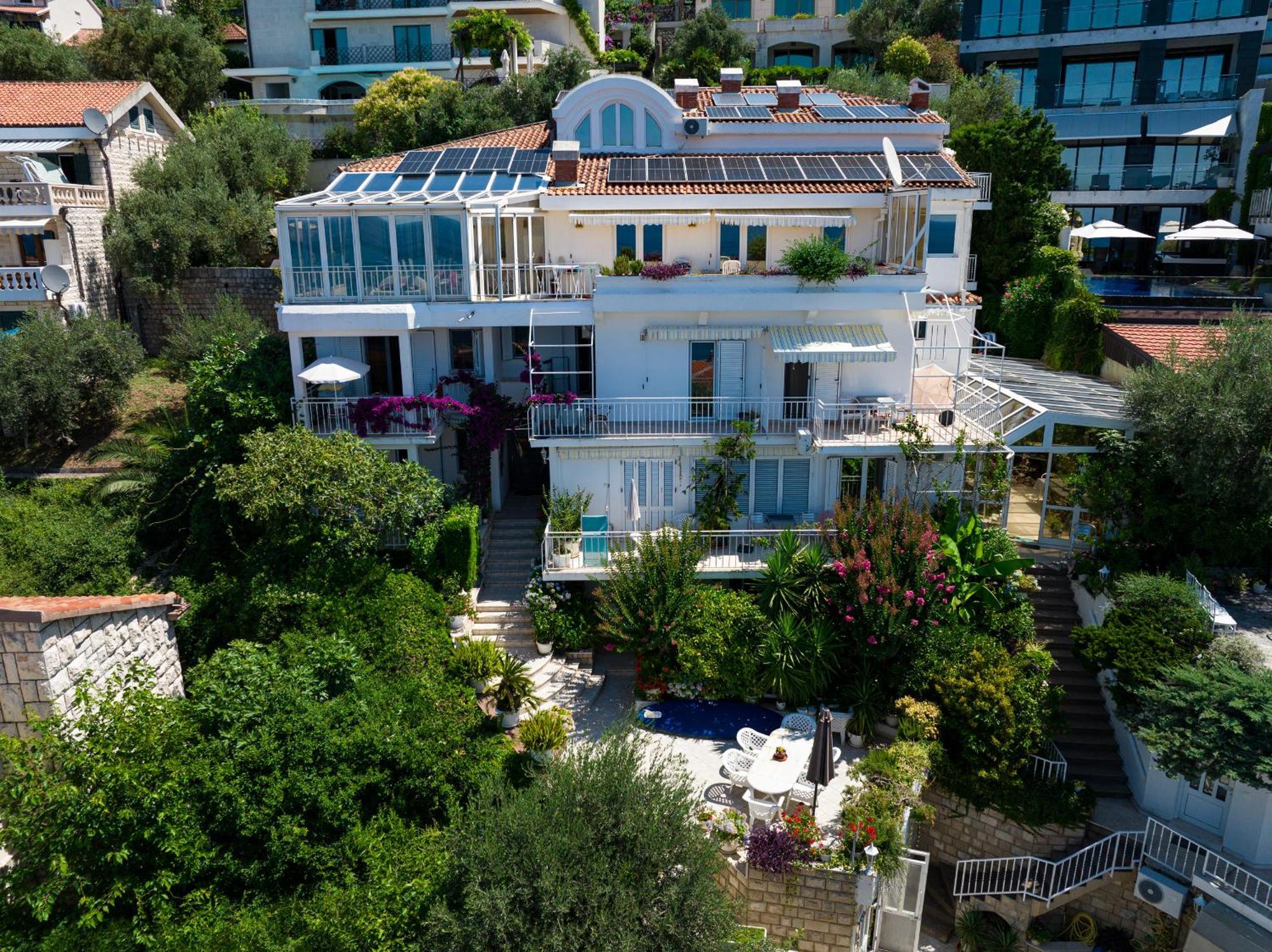 Sun Rose Apartments Sveti Stefan Eksteriør bilde