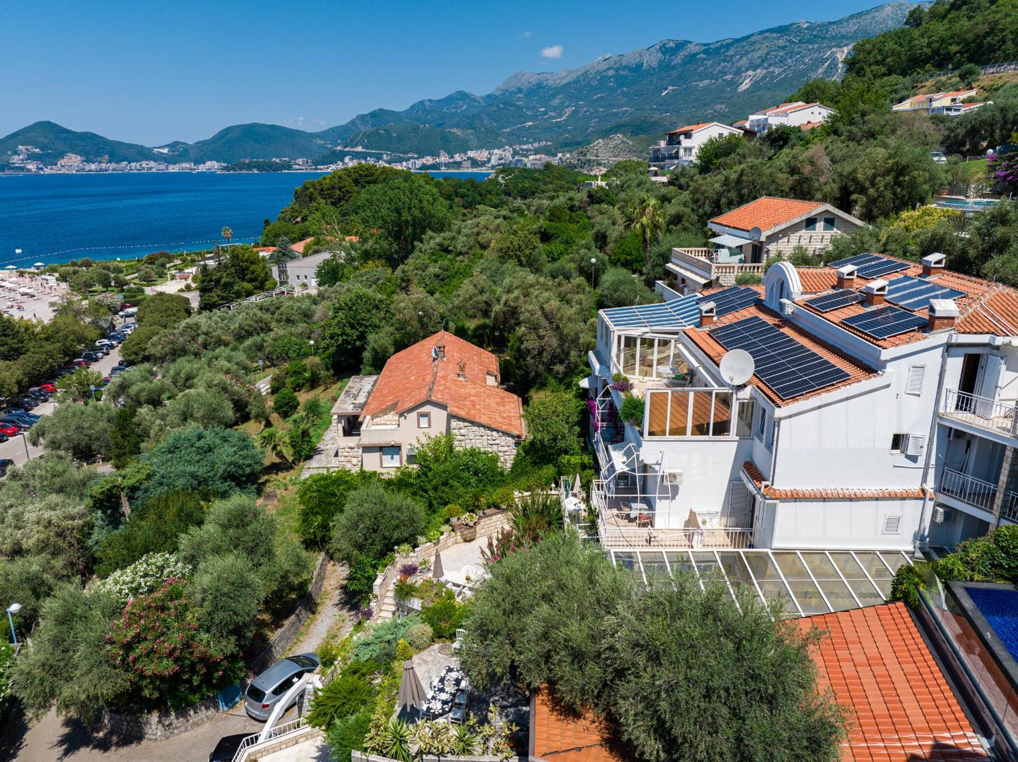 Sun Rose Apartments Sveti Stefan Eksteriør bilde