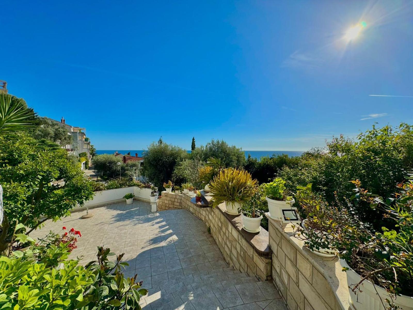 Sun Rose Apartments Sveti Stefan Eksteriør bilde