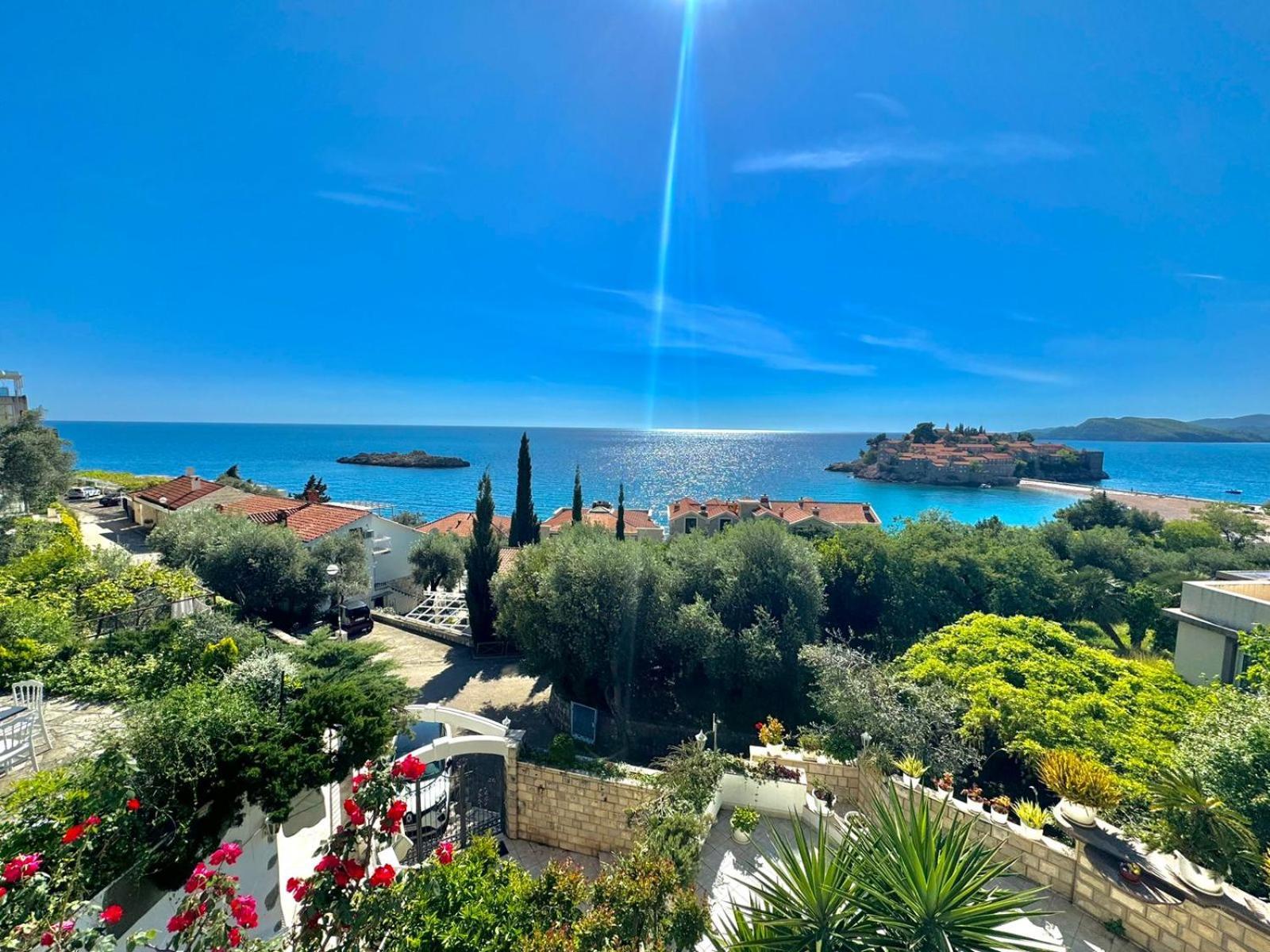 Sun Rose Apartments Sveti Stefan Eksteriør bilde