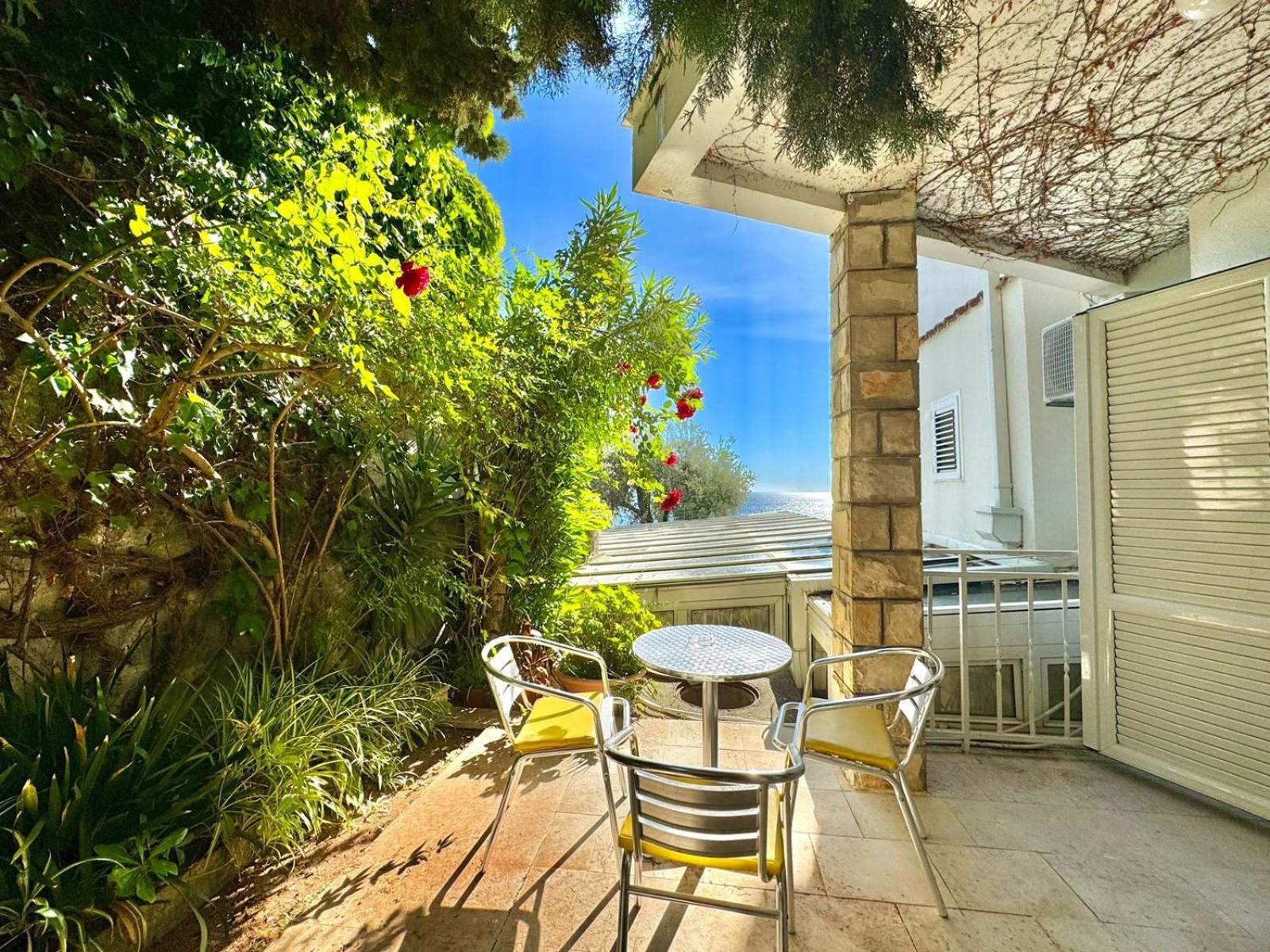 Sun Rose Apartments Sveti Stefan Eksteriør bilde