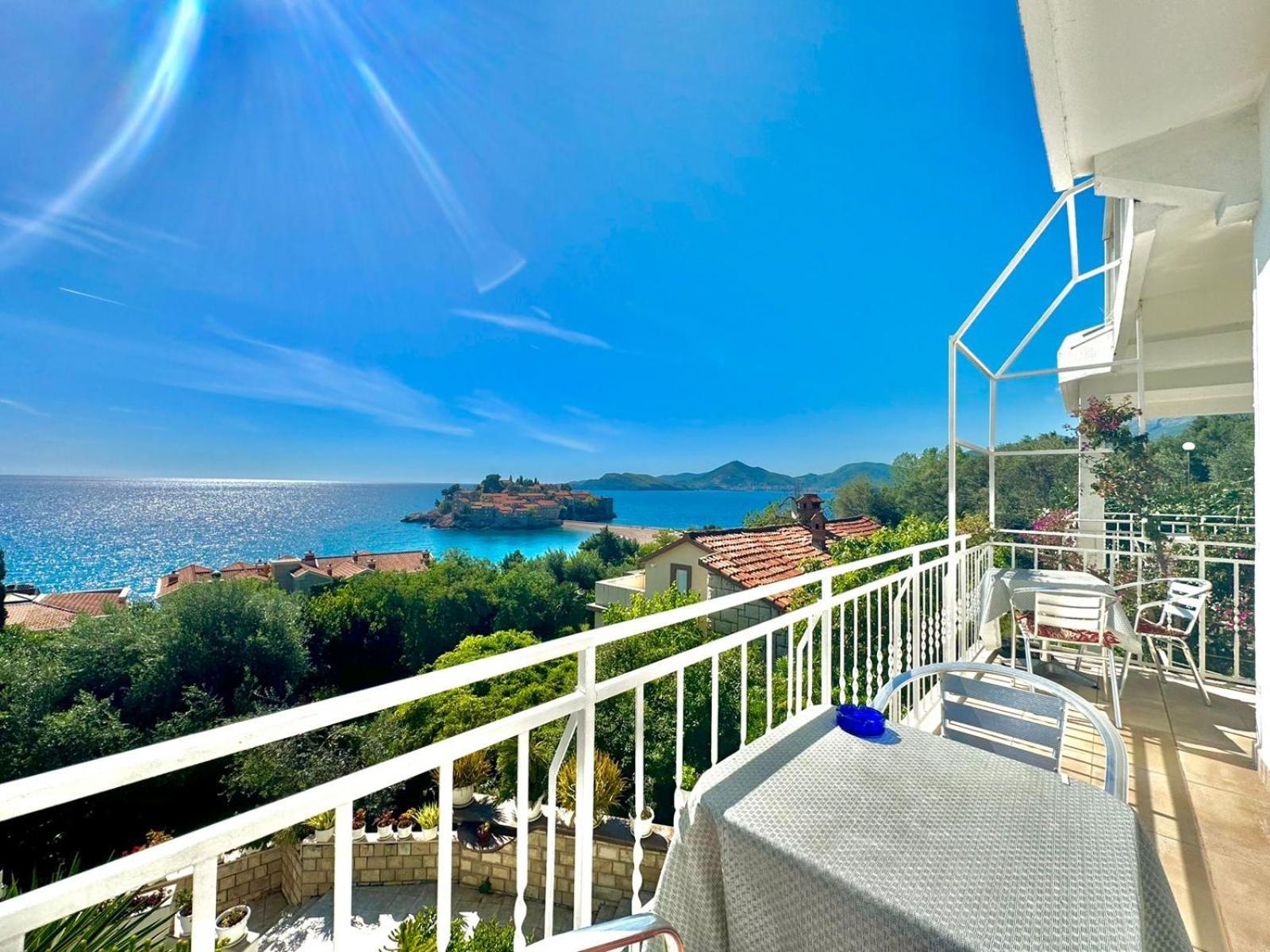 Sun Rose Apartments Sveti Stefan Eksteriør bilde