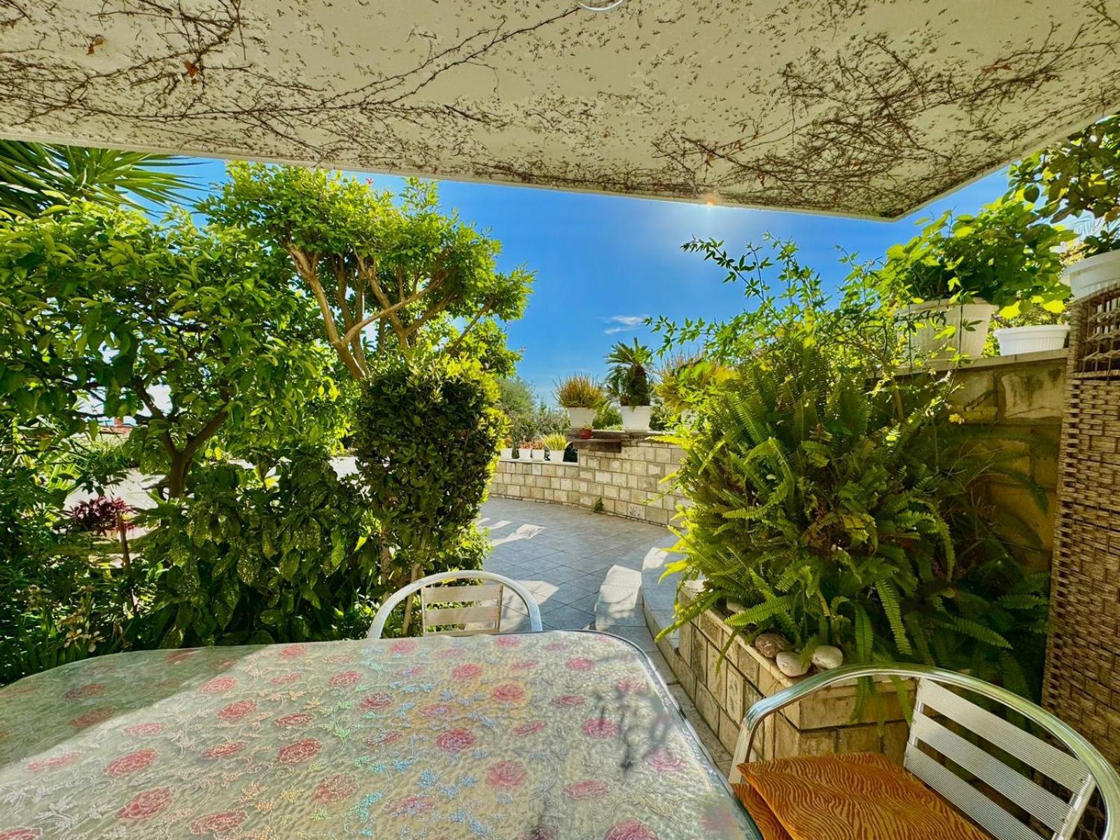 Sun Rose Apartments Sveti Stefan Eksteriør bilde