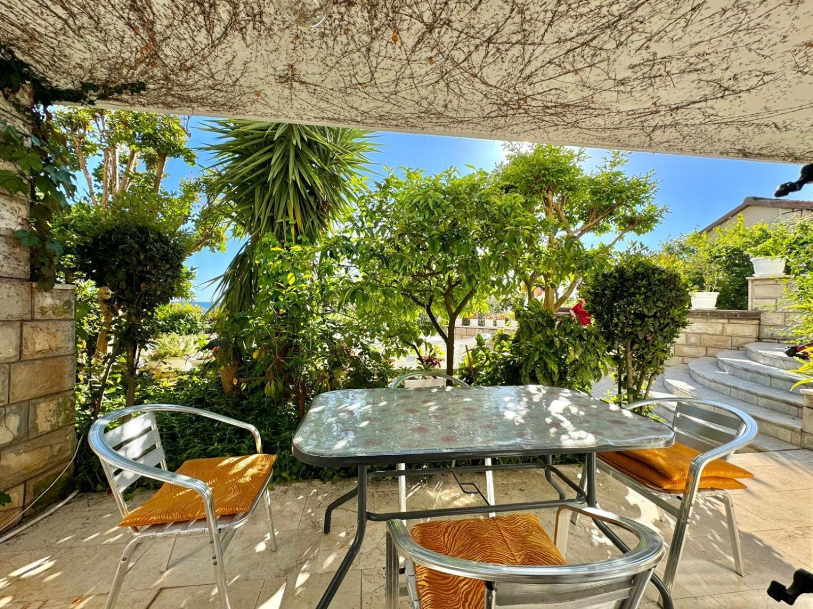 Sun Rose Apartments Sveti Stefan Eksteriør bilde
