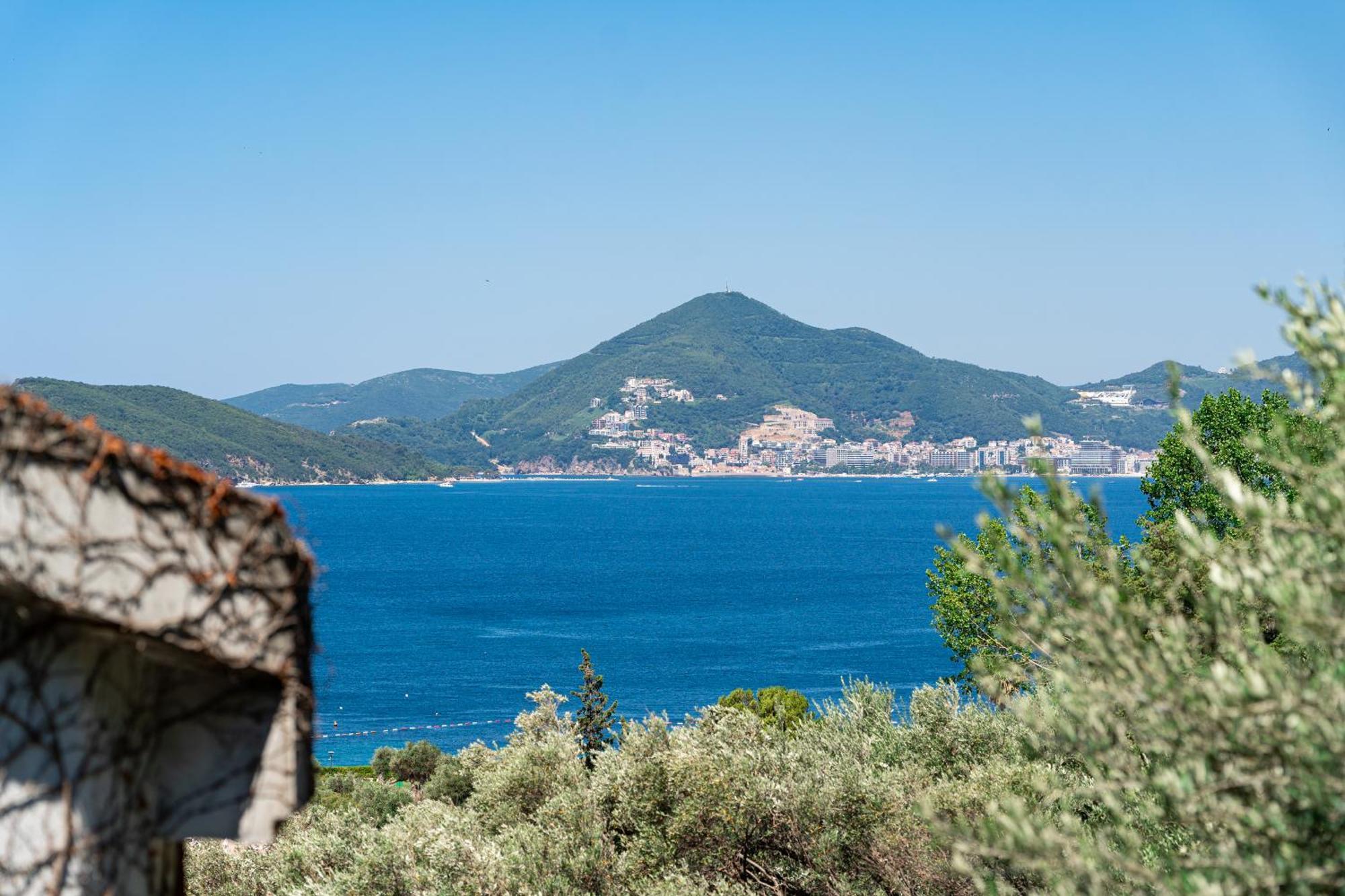 Sun Rose Apartments Sveti Stefan Rom bilde