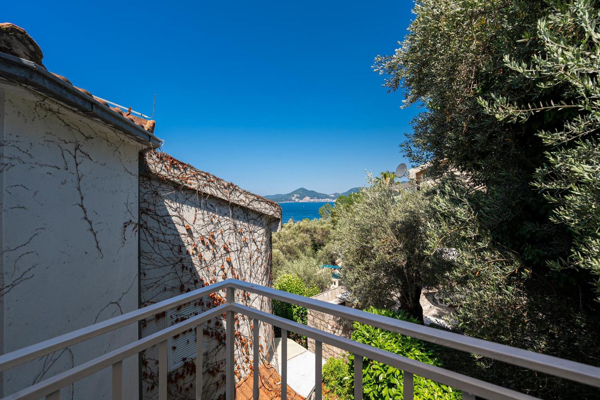 Sun Rose Apartments Sveti Stefan Rom bilde