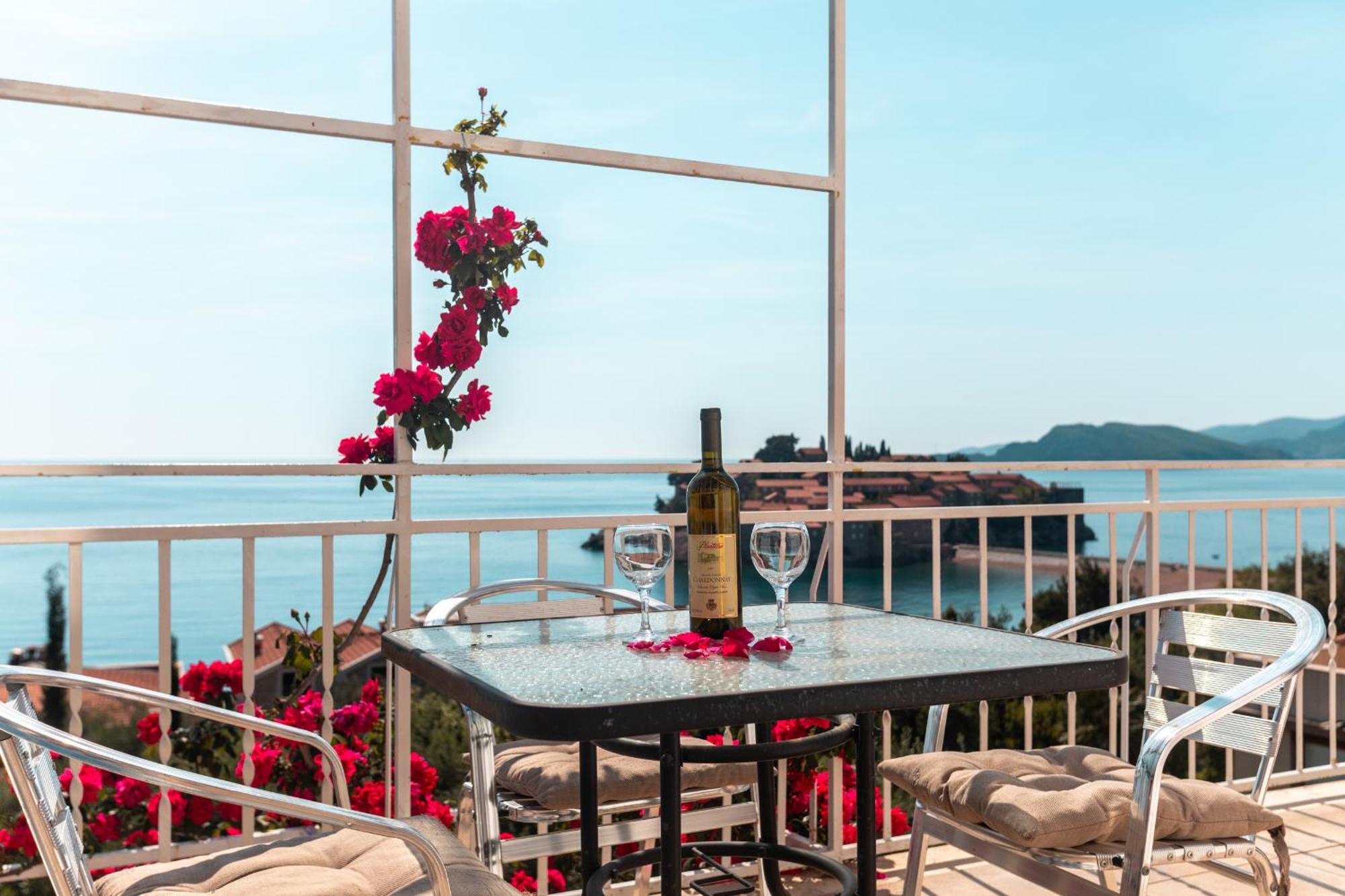 Sun Rose Apartments Sveti Stefan Rom bilde